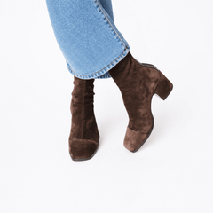 Victoria | Botas con Tacón de Punta Cuadrada - Isabel de Sevilla