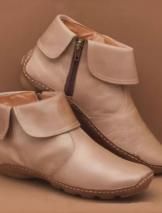Anunciación | Botines de Cuero con Solapa y Costura Vista - Isabel de Sevilla