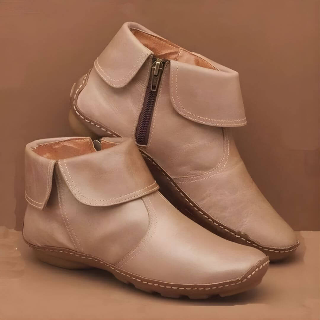 Anunciación | Botines de Cuero con Solapa y Costura Vista - Isabel de Sevilla