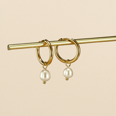 Pendientes de Aro Freshwater Pearl Bella (25 mm) - Isabel de Sevilla
