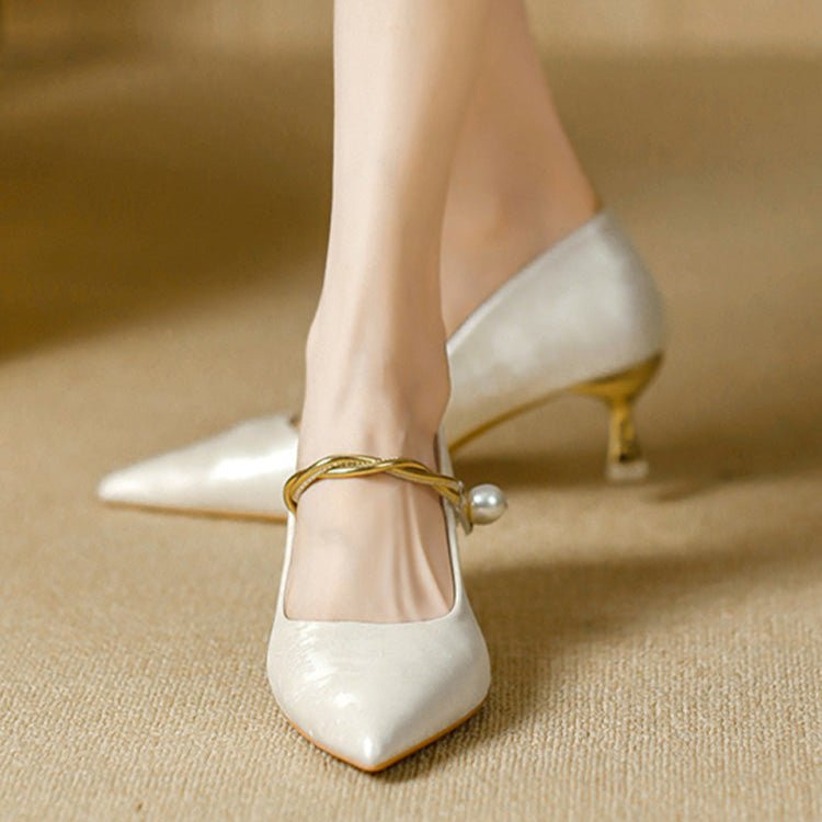 Camila | Tacones de Punta con Correa de Perlas - Isabel de Sevilla