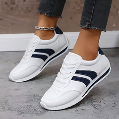 Anastasia | Zapatillas Deportivas Ligeras con Franjas - Isabel de Sevilla