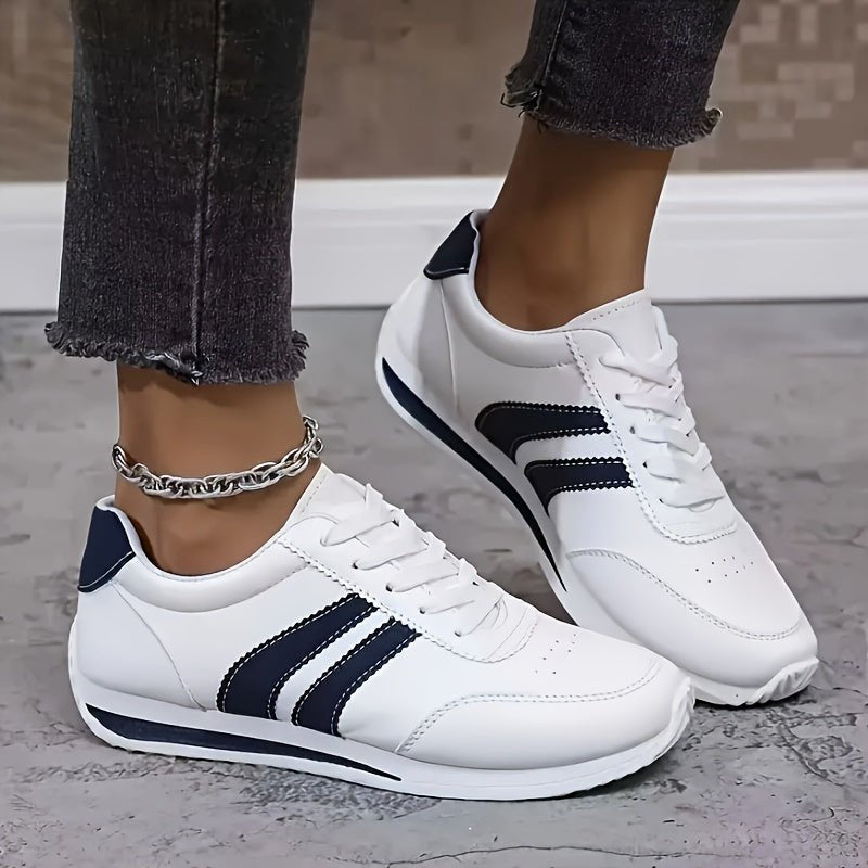 Anastasia | Zapatillas Deportivas Ligeras con Franjas - Isabel de Sevilla