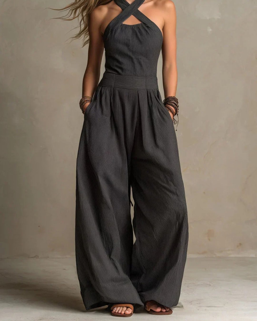 Ariana | Mono Elegante Escote Cruzado