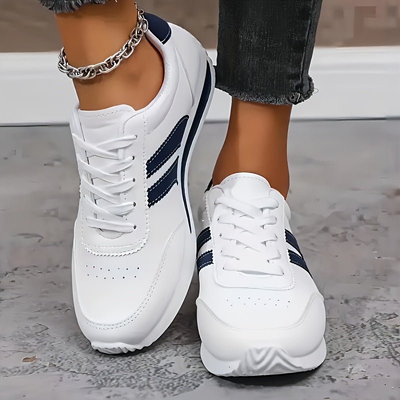 Anastasia | Zapatillas Deportivas Ligeras con Franjas - Isabel de Sevilla