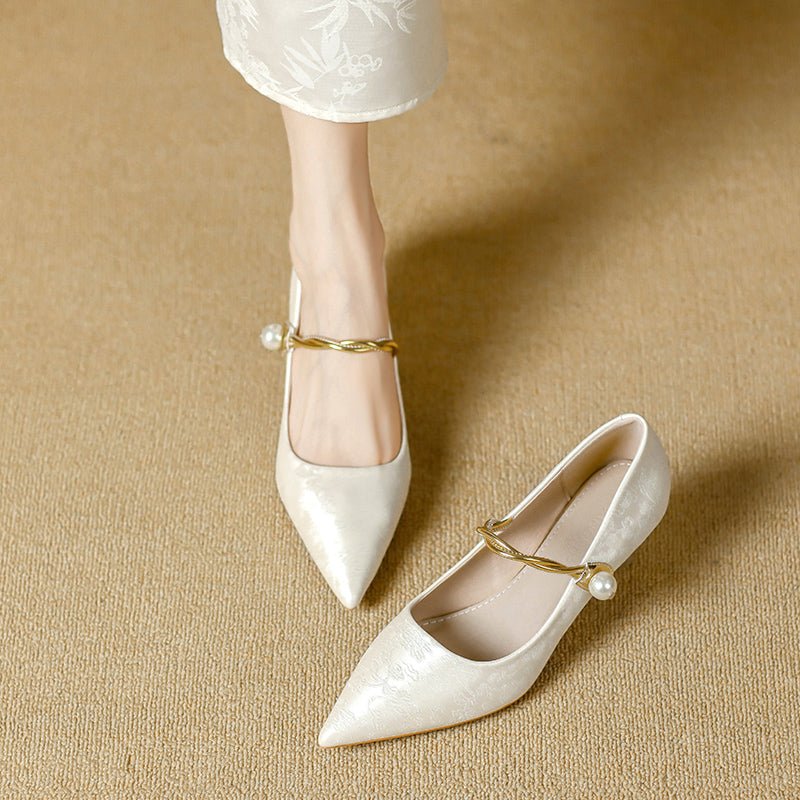 Camila | Tacones de Punta con Correa de Perlas - Isabel de Sevilla