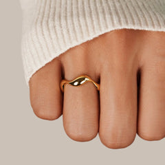 Anillo Ajustable 18K Gold Wave - Isabel de Sevilla