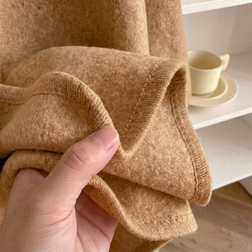 Nerea | Poncho de Punto con Lazo Decorativo - Isabel de Sevilla