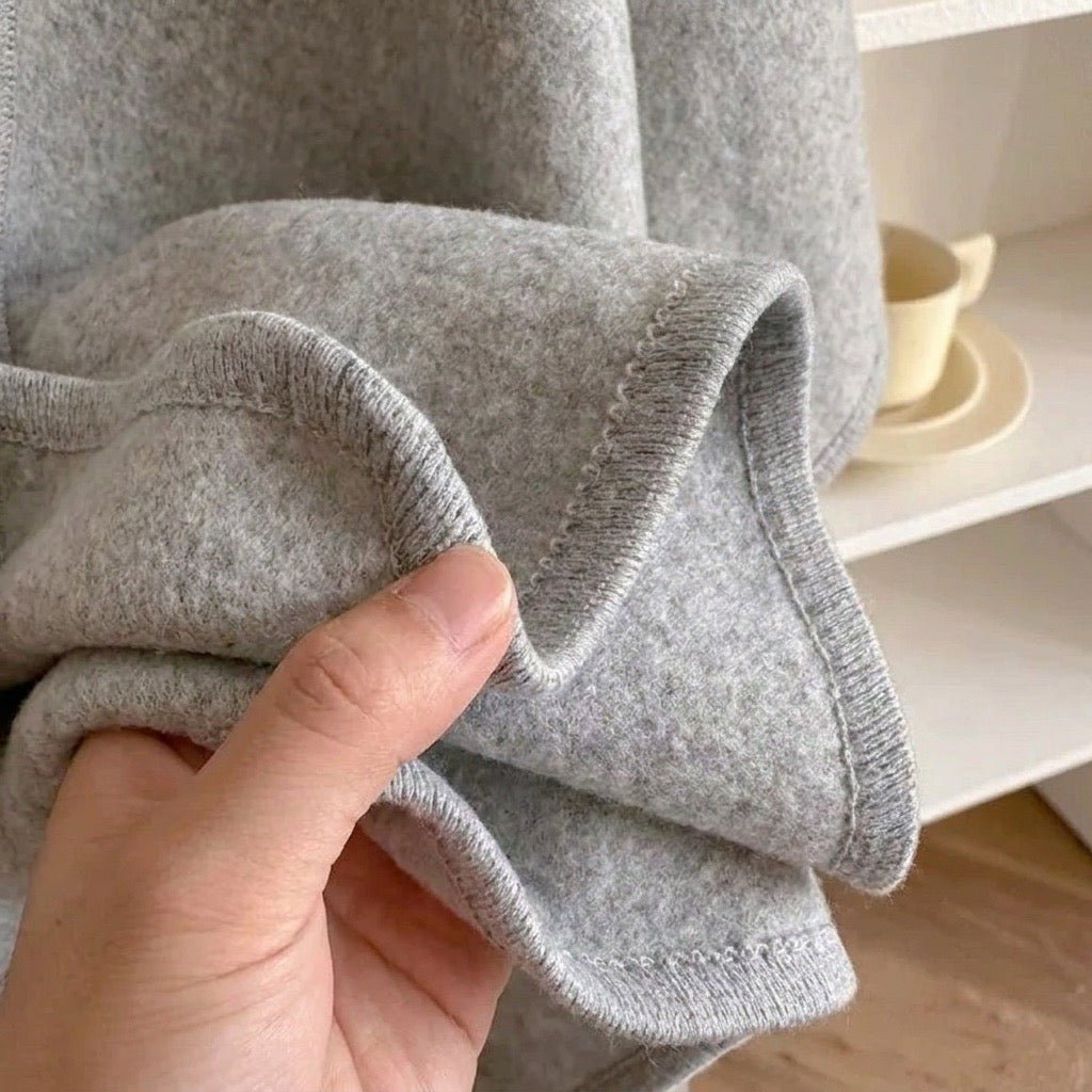 Nerea | Poncho de Punto con Lazo Decorativo - Isabel de Sevilla