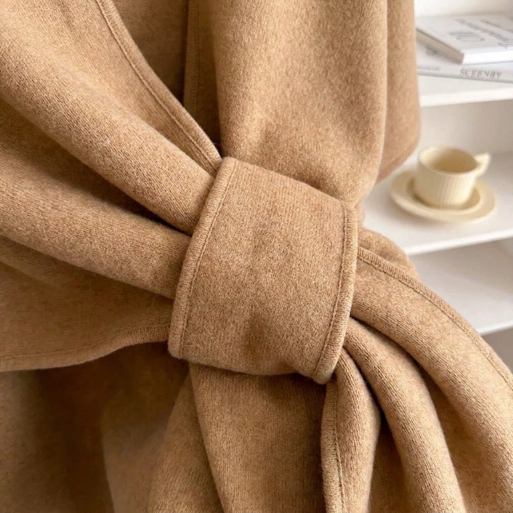 Nerea | Poncho de Punto con Lazo Decorativo - Isabel de Sevilla