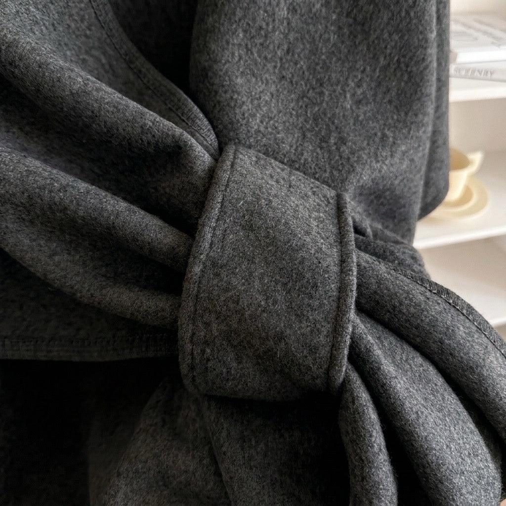 Nerea | Poncho de Punto con Lazo Decorativo - Isabel de Sevilla