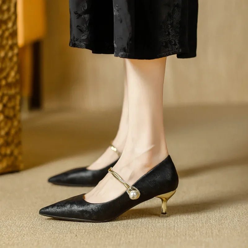 Camila | Tacones de Punta con Correa de Perlas - Isabel de Sevilla