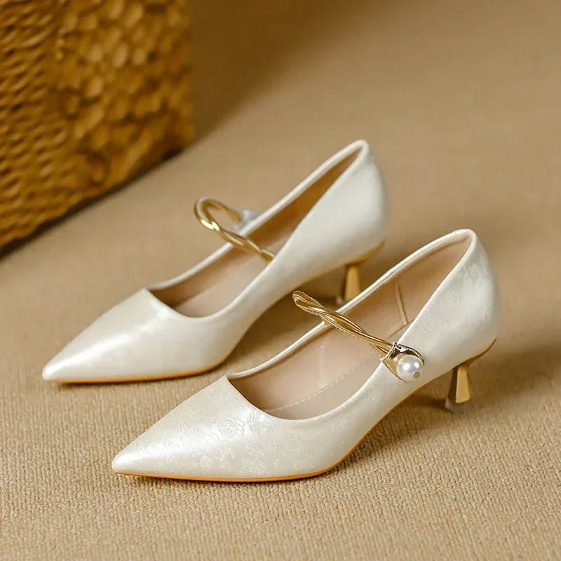 Camila | Tacones de Punta con Correa de Perlas - Isabel de Sevilla