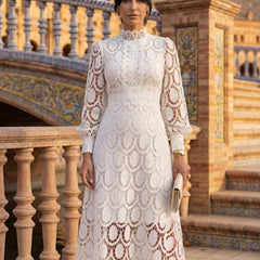 Carmona | Vestido de encaje primaveral - Isabel de Sevilla