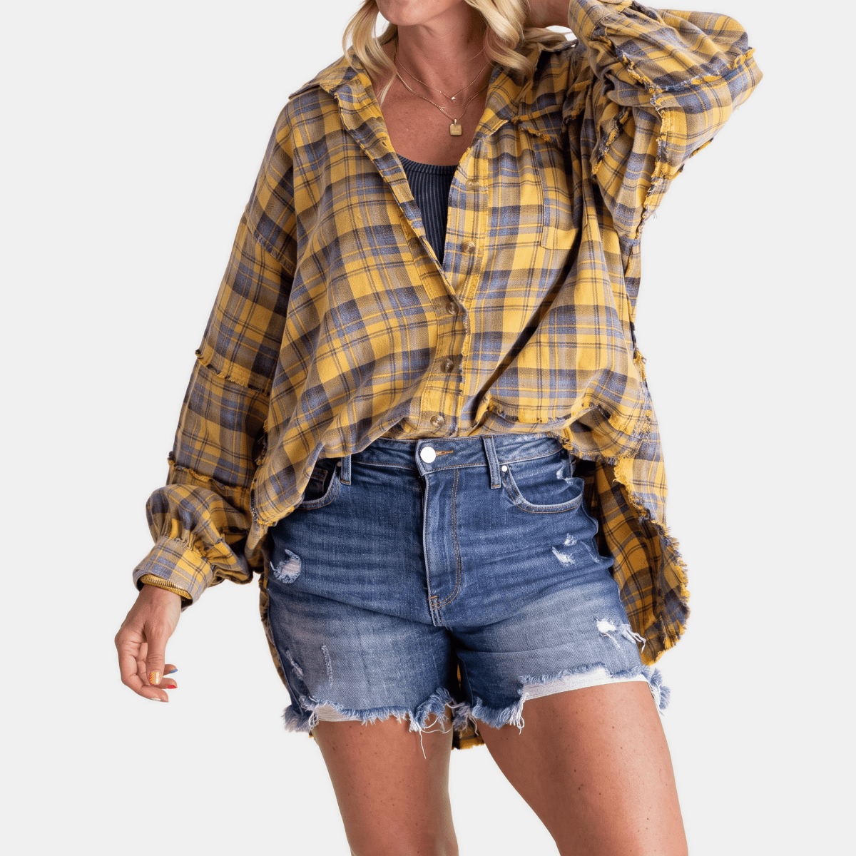 Aitana | Camisa Oversize a Cuadros con Bolsillo y Bajo Deshilachado - Isabel de Sevilla