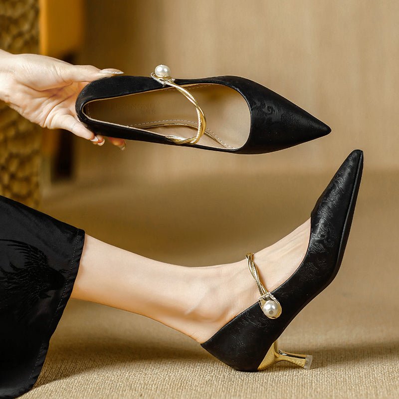 Camila | Tacones de Punta con Correa de Perlas - Isabel de Sevilla