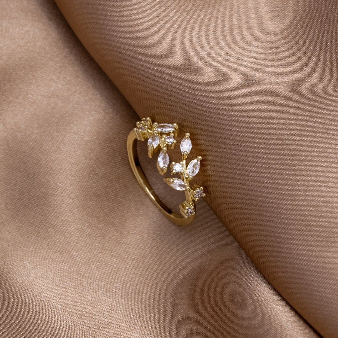 Anillo Ajustable 18K Gold Crystal Vine - Isabel de Sevilla