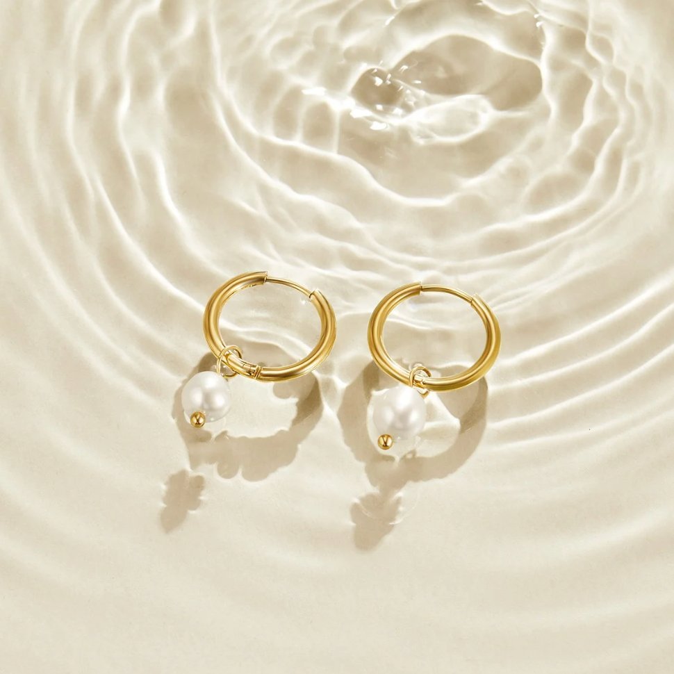 Pendientes de Aro Freshwater Pearl Bella (25 mm) - Isabel de Sevilla