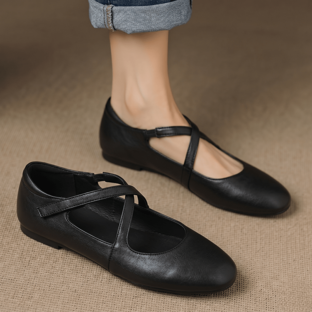 Cara | Zapatos Planos con Correa Cruzada - Isabel de Sevilla
