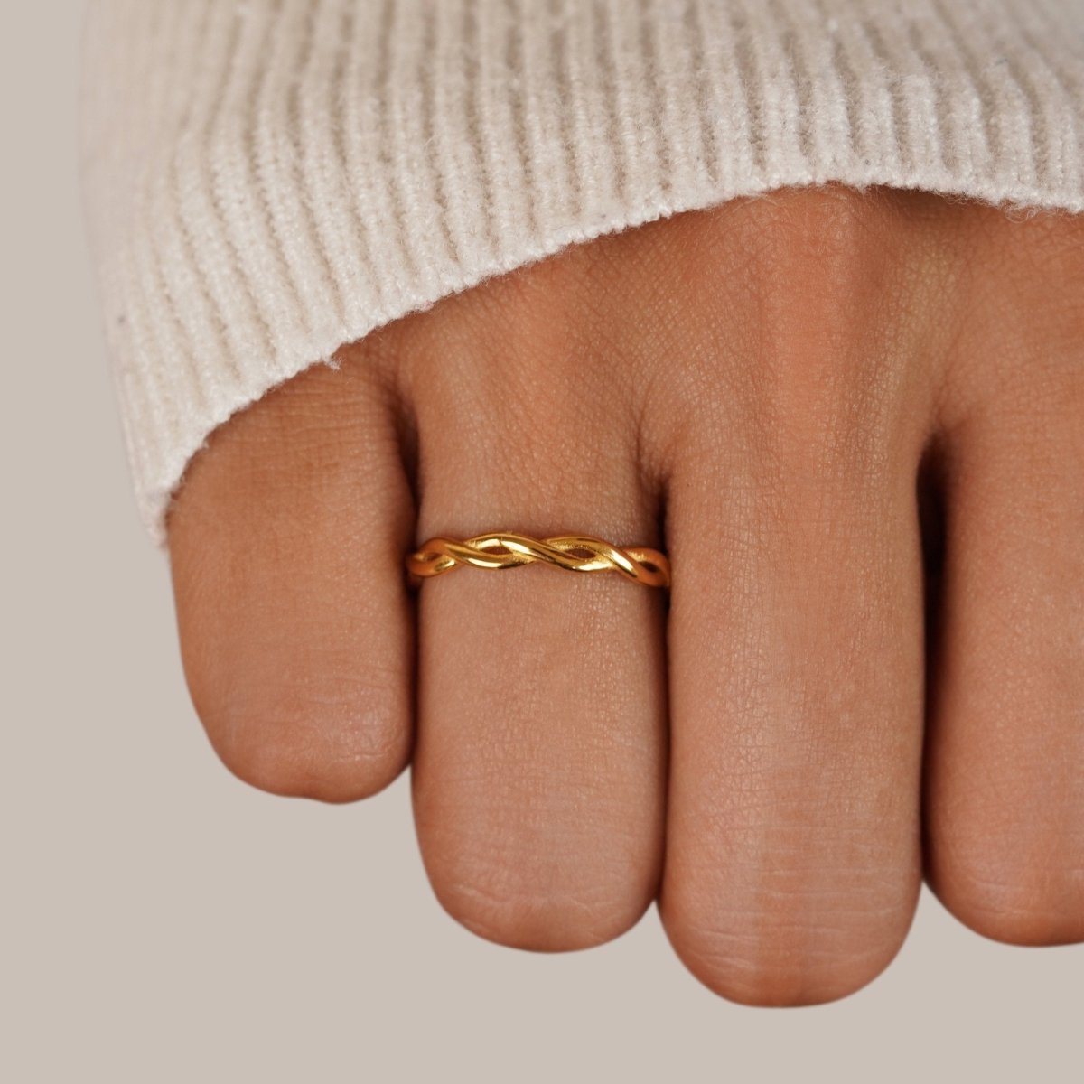 Anillo Twist Infinity Oro 18K - Isabel de Sevilla