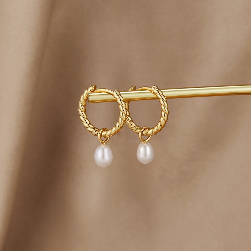 Pendientes de Aro Layla Pearl Twist (15 mm) - Isabel de Sevilla