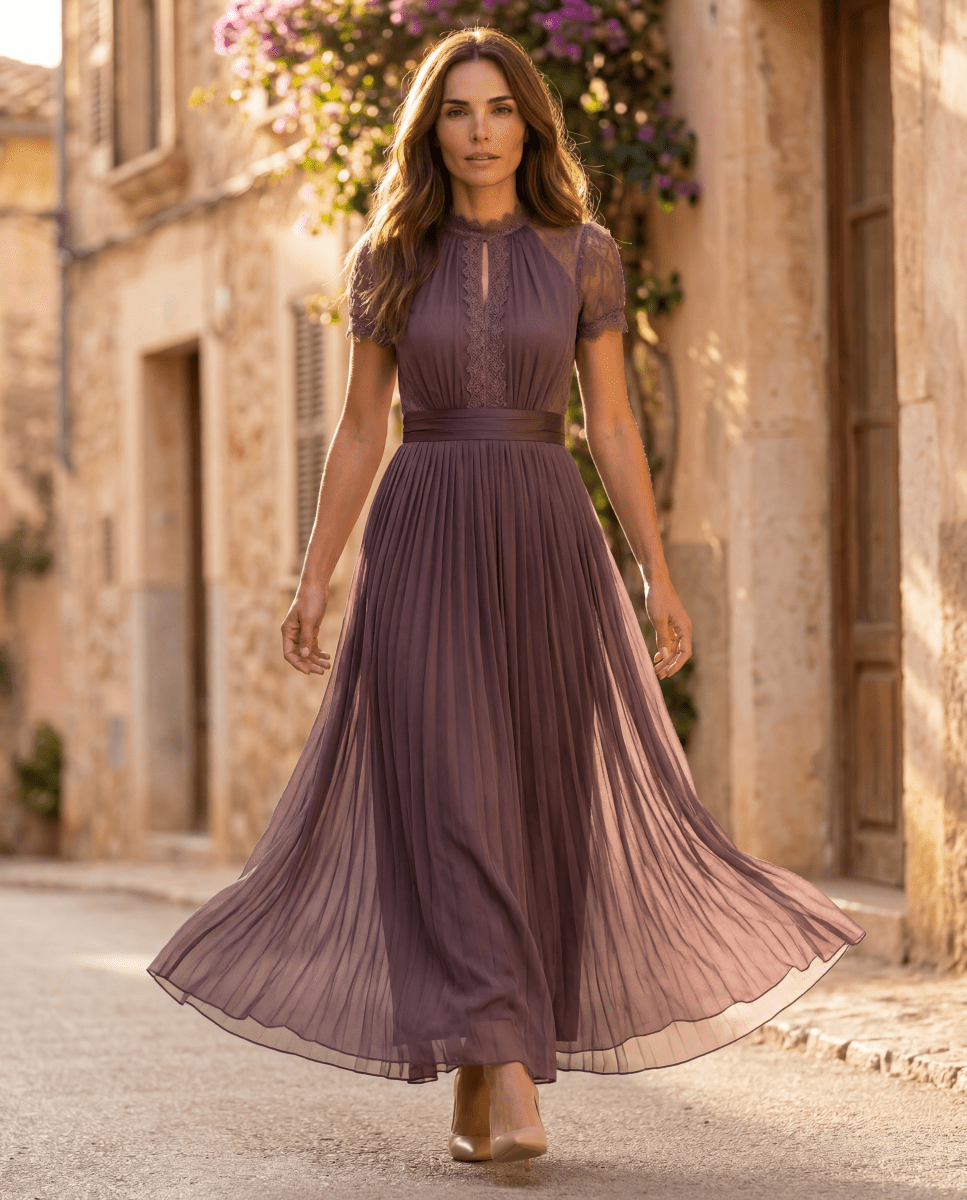 Flavia | Vestido largo morado con escote en forma de llave, borde de encaje de chiffon - Isabel de Sevilla