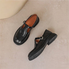 Bernadette | Zapatos Mary Jane T-Strap con estilo atemporal - Isabel de Sevilla