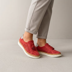 Carmen | Zapatillas Slip-On Perforadas con Borlas y Suela de Corcho - Isabel de Sevilla