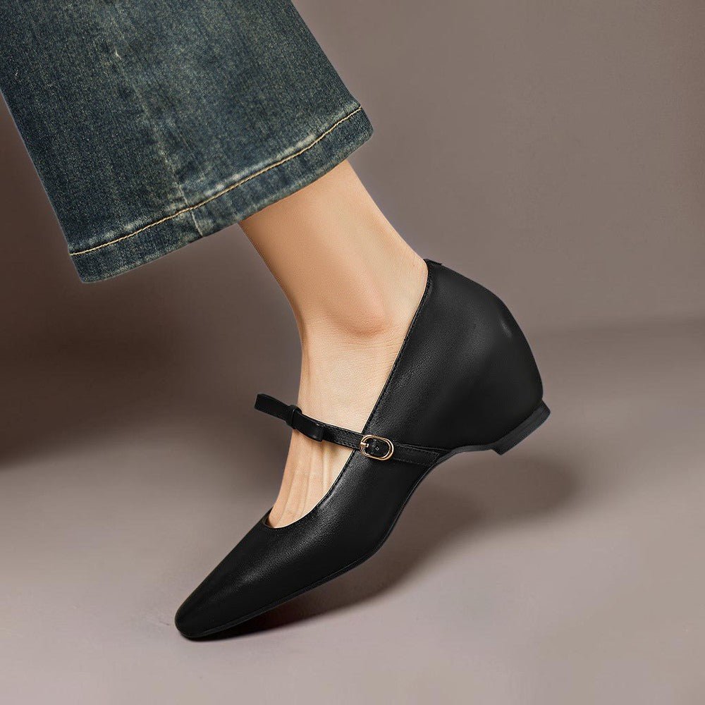 Phoebe | Zapatos de Charol Mary Jane con Correa de Lazo - Isabel de Sevilla