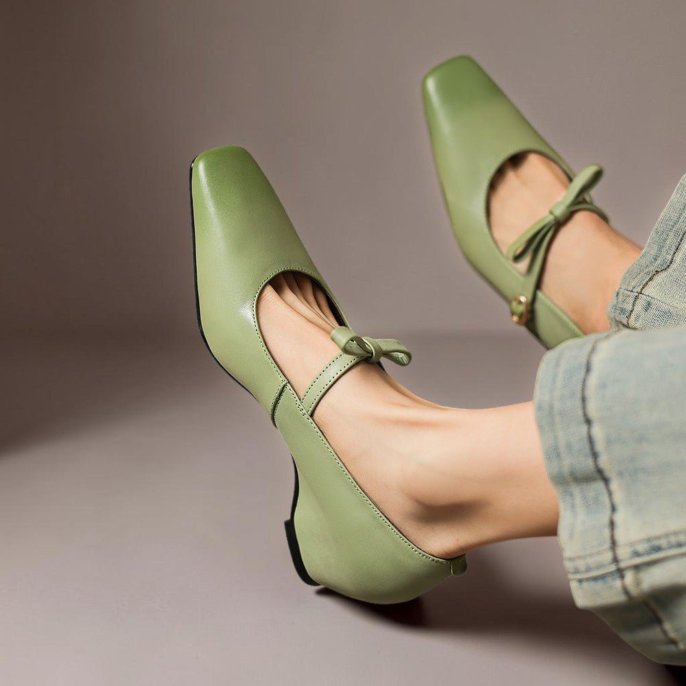Phoebe | Zapatos de Charol Mary Jane con Correa de Lazo - Isabel de Sevilla