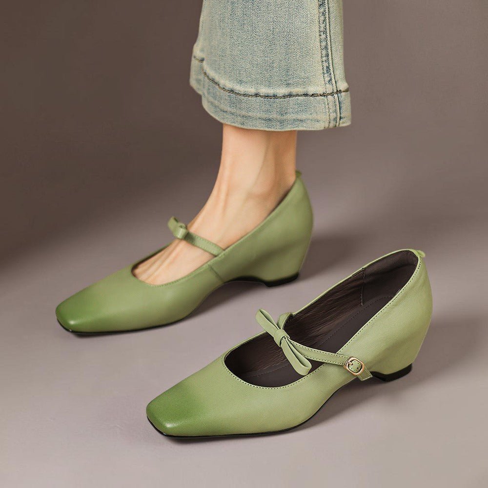 Phoebe | Zapatos de Charol Mary Jane con Correa de Lazo - Isabel de Sevilla