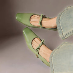 Phoebe | Zapatos de Charol Mary Jane con Correa de Lazo - Isabel de Sevilla