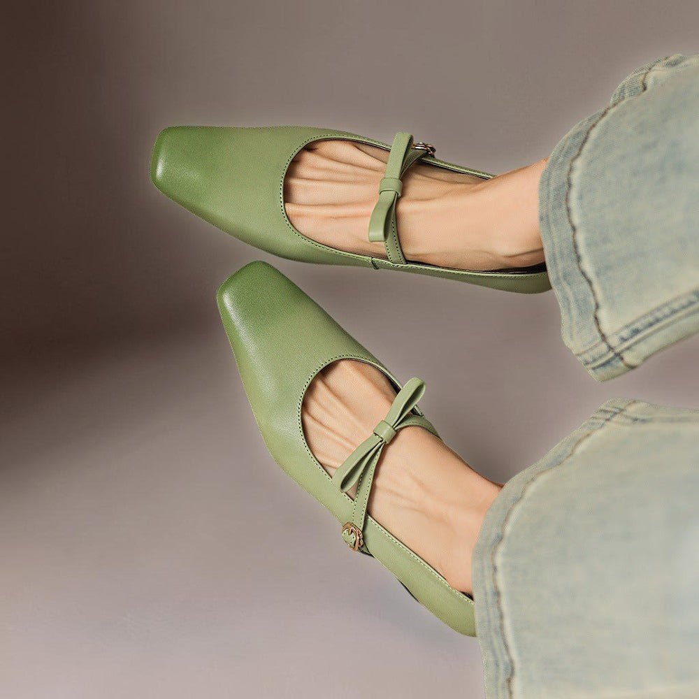 Phoebe | Zapatos de Charol Mary Jane con Correa de Lazo - Isabel de Sevilla